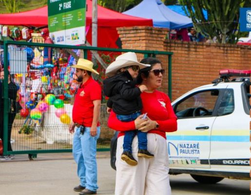 Foto - Chegada da Paçoca emociona Nazaré Paulista com fé, tradição e música no início da Festa do Divino 2025
