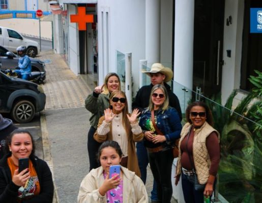 Foto - Chegada da Paçoca emociona Nazaré Paulista com fé, tradição e música no início da Festa do Divino 2025