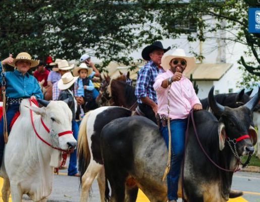 Foto - Chegada da Paçoca emociona Nazaré Paulista com fé, tradição e música no início da Festa do Divino 2025