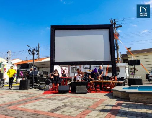 Foto - Nazaré Paulista recebeu programação gratuita do circuito SESC de artes na praça da Igreja Matriz