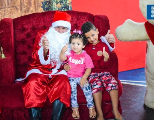 Foto - Inesquecível: chegada do Papai Noel reforça a magia do Natal em Nazaré Paulista