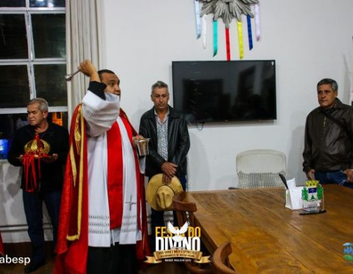 Foto - Prefeito e vice recebem a Benção no Paço Municipal - Festa do Divino 2023