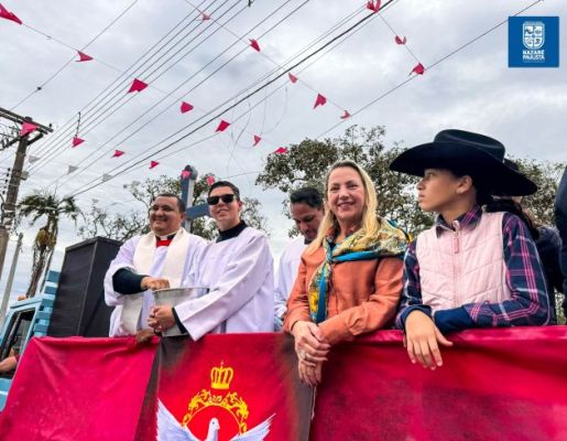 Foto - Chegada da Paçoca emociona Nazaré Paulista com fé, tradição e música no início da Festa do Divino 2025