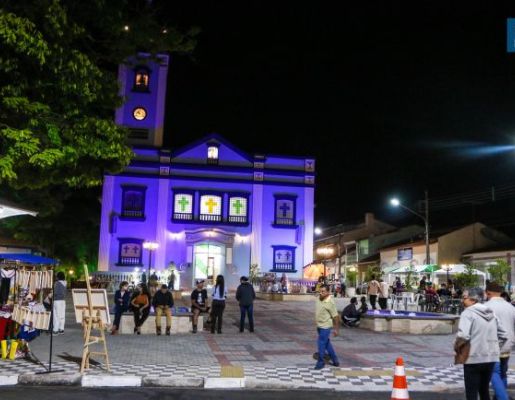 Foto - Tony Viola & Fábio Reis realizam grande apresentação na praça da Igreja matriz