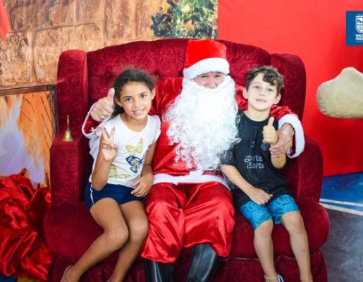 Foto - Inesquecível: chegada do Papai Noel reforça a magia do Natal em Nazaré Paulista