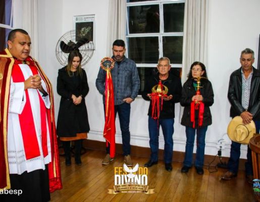 Foto - Prefeito e vice recebem a Benção no Paço Municipal - Festa do Divino 2023