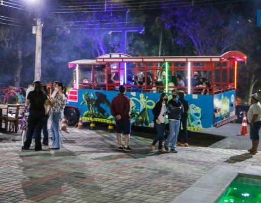 Foto - Tony Viola & Fábio Reis realizam grande apresentação na praça da Igreja matriz
