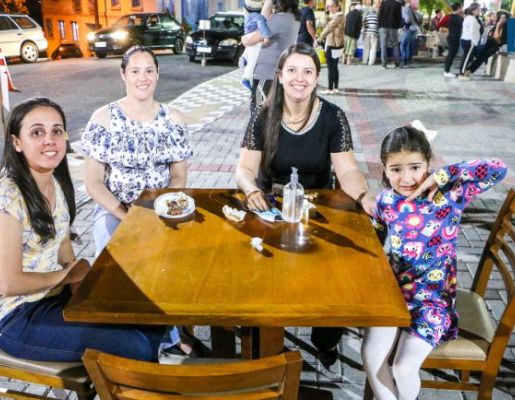 Foto - Tony Viola & Fábio Reis realizam grande apresentação na praça da Igreja matriz