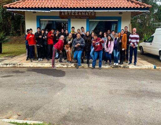 Turismo: ALUNOS E PROFESSORES DA ESCOLA ESTADUAL FÁBIO HACL PÍNOLA 