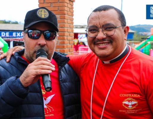 Foto - Chegada da Paçoca emociona Nazaré Paulista com fé, tradição e música no início da Festa do Divino 2025