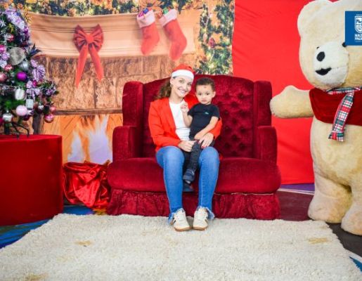 Foto - Inesquecível: chegada do Papai Noel reforça a magia do Natal em Nazaré Paulista