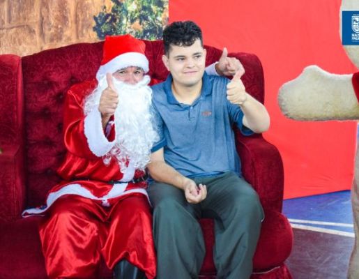 Foto - Inesquecível: chegada do Papai Noel reforça a magia do Natal em Nazaré Paulista