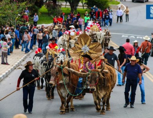Foto - Chegada da Paçoca emociona Nazaré Paulista com fé, tradição e música no início da Festa do Divino 2025