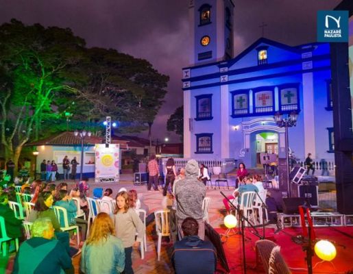 Foto - Nazaré Paulista recebeu programação gratuita do circuito SESC de artes na praça da Igreja Matriz