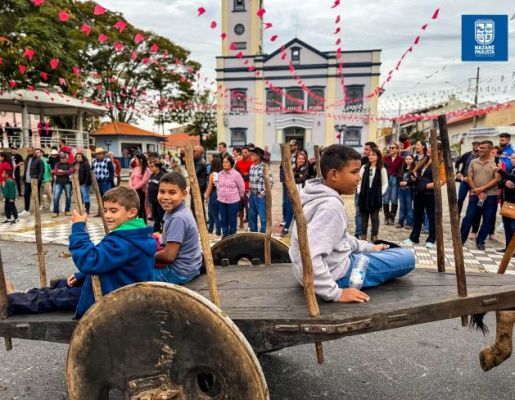 Foto - Chegada da Paçoca emociona Nazaré Paulista com fé, tradição e música no início da Festa do Divino 2025