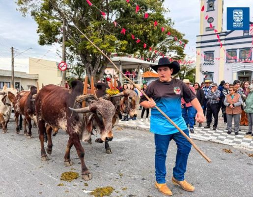 Foto - Chegada da Paçoca emociona Nazaré Paulista com fé, tradição e música no início da Festa do Divino 2025