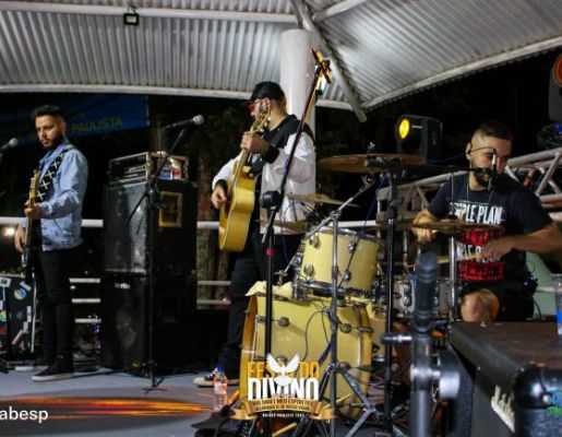 Foto - Show com a banda Livro dos Dias 