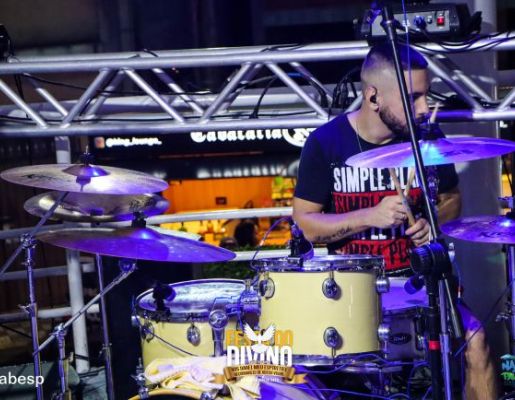 Foto - Show com a banda Livro dos Dias 