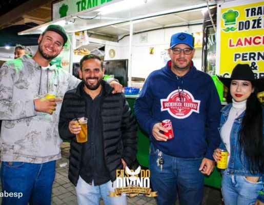 Foto - Show com a banda Livro dos Dias 