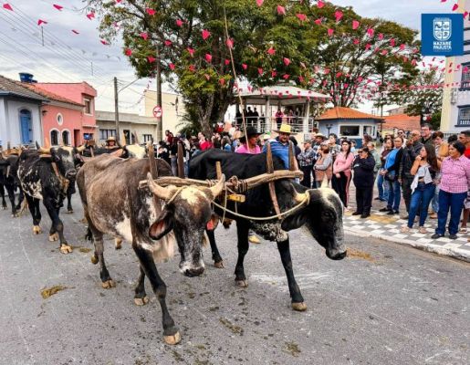 Foto - Chegada da Paçoca emociona Nazaré Paulista com fé, tradição e música no início da Festa do Divino 2025