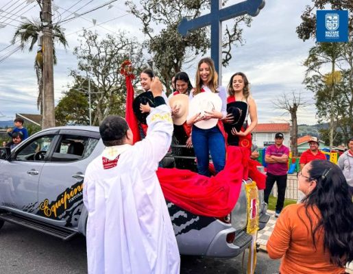 Foto - Chegada da Paçoca emociona Nazaré Paulista com fé, tradição e música no início da Festa do Divino 2025
