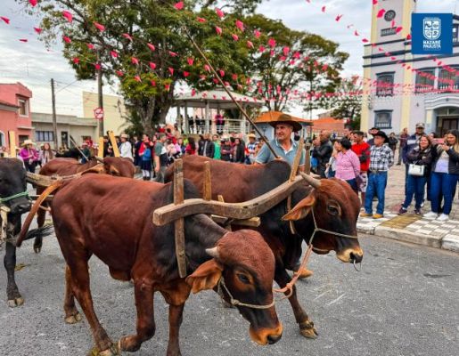 Foto - Chegada da Paçoca emociona Nazaré Paulista com fé, tradição e música no início da Festa do Divino 2025