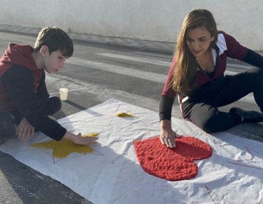 Foto - Nazaré Paulista celebra Corpus Christi com tradicional confecção de tapetes