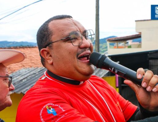 Foto - Chegada da Paçoca emociona Nazaré Paulista com fé, tradição e música no início da Festa do Divino 2025