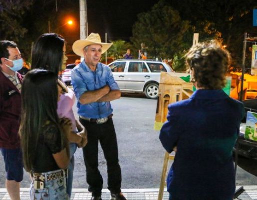 Foto - Tony Viola & Fábio Reis realizam grande apresentação na praça da Igreja matriz
