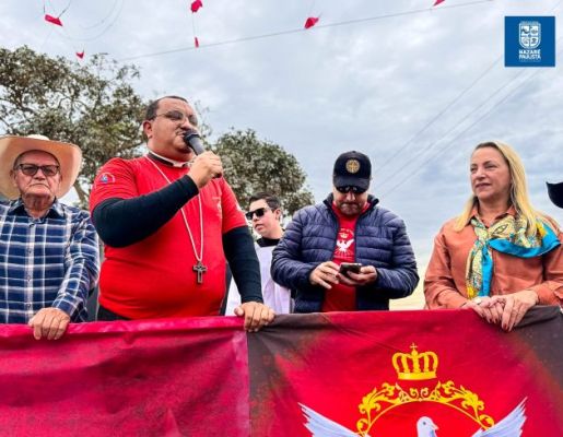 Foto - Chegada da Paçoca emociona Nazaré Paulista com fé, tradição e música no início da Festa do Divino 2025