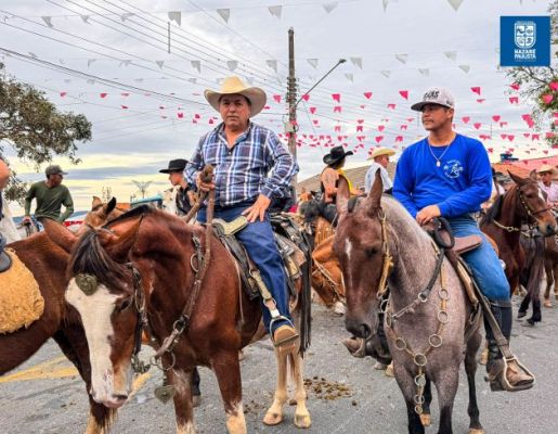 Foto - Chegada da Paçoca emociona Nazaré Paulista com fé, tradição e música no início da Festa do Divino 2025