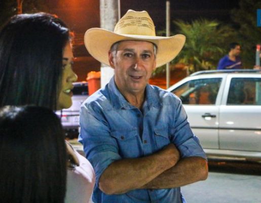 Foto - Tony Viola & Fábio Reis realizam grande apresentação na praça da Igreja matriz