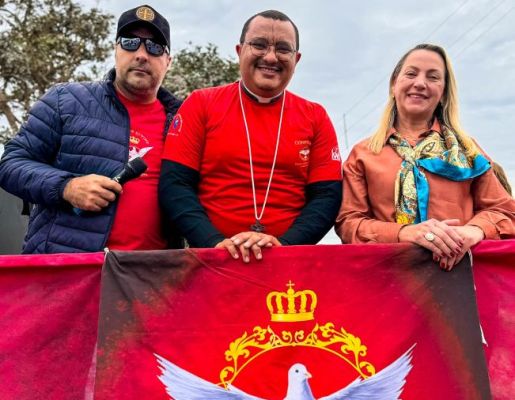Foto - Chegada da Paçoca emociona Nazaré Paulista com fé, tradição e música no início da Festa do Divino 2025