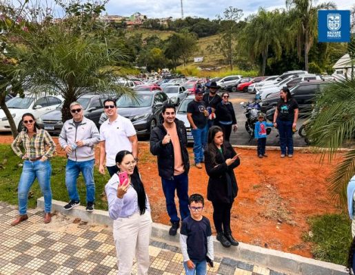 Foto - Chegada da Paçoca emociona Nazaré Paulista com fé, tradição e música no início da Festa do Divino 2025