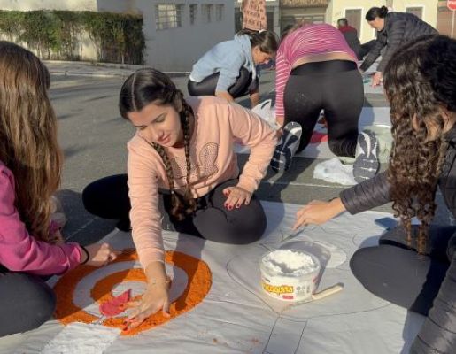 Foto - Nazaré Paulista celebra Corpus Christi com tradicional confecção de tapetes