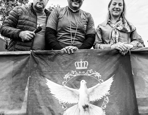 Foto - Chegada da Paçoca emociona Nazaré Paulista com fé, tradição e música no início da Festa do Divino 2025