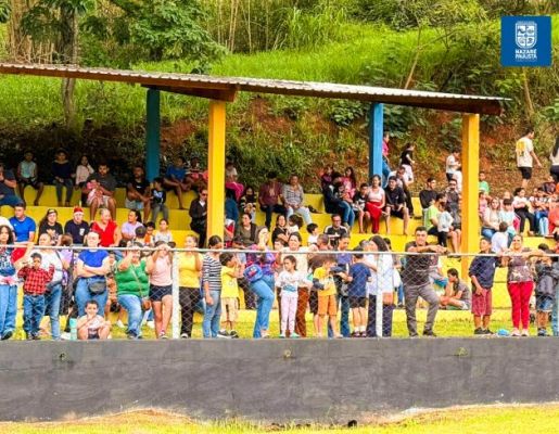 Foto - Inesquecível: chegada do Papai Noel reforça a magia do Natal em Nazaré Paulista