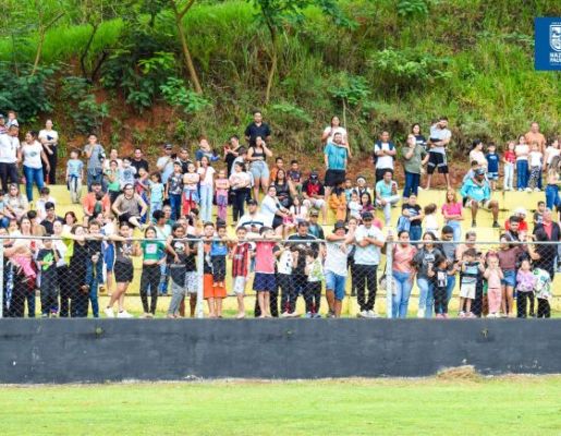 Foto - Inesquecível: chegada do Papai Noel reforça a magia do Natal em Nazaré Paulista