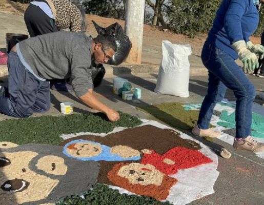 Foto - Paróquia Santa Rita: Nazaré Paulista celebra Corpus Christi com tradicional confecção de tapetes