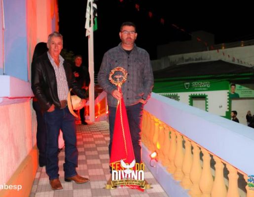 Foto - Prefeito e vice recebem a Benção no Paço Municipal - Festa do Divino 2023