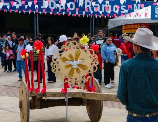Foto - Chegada da Paçoca emociona Nazaré Paulista com fé, tradição e música no início da Festa do Divino 2025