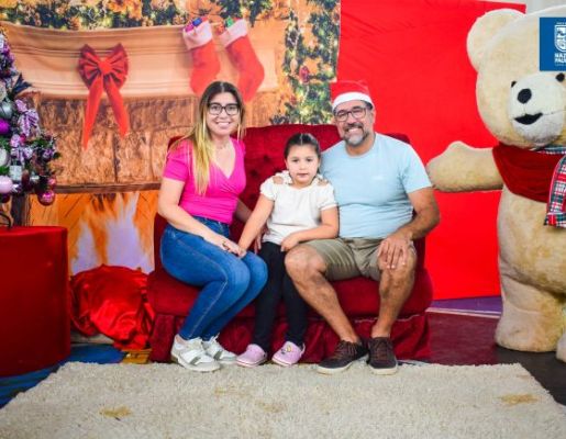 Foto - Inesquecível: chegada do Papai Noel reforça a magia do Natal em Nazaré Paulista