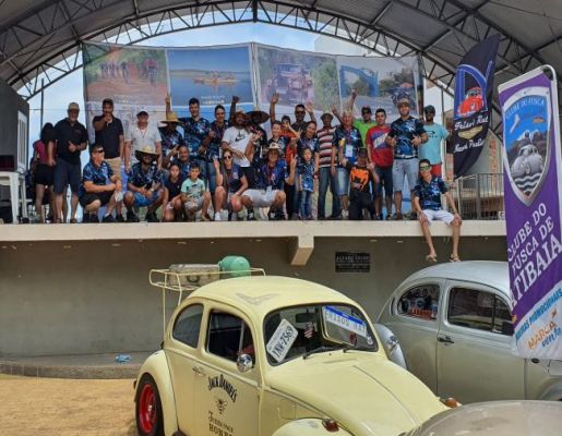 Praça Álvaro Guião foi palco do 4º Encontro de Fuscas & Derivados de Nazaré Paulista
