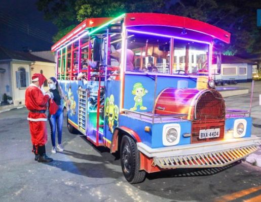 Foto - Tony Viola & Fábio Reis realizam grande apresentação na praça da Igreja matriz