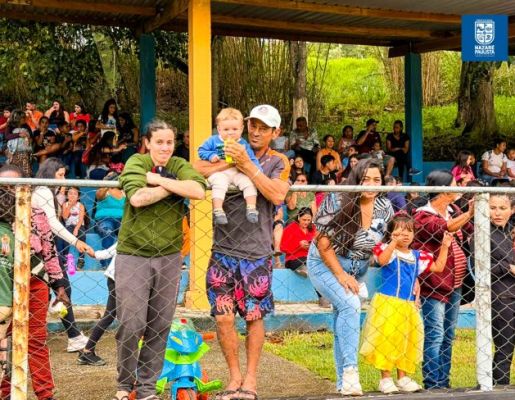 Foto - Inesquecível: chegada do Papai Noel reforça a magia do Natal em Nazaré Paulista