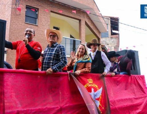 Foto - Chegada da Paçoca emociona Nazaré Paulista com fé, tradição e música no início da Festa do Divino 2025