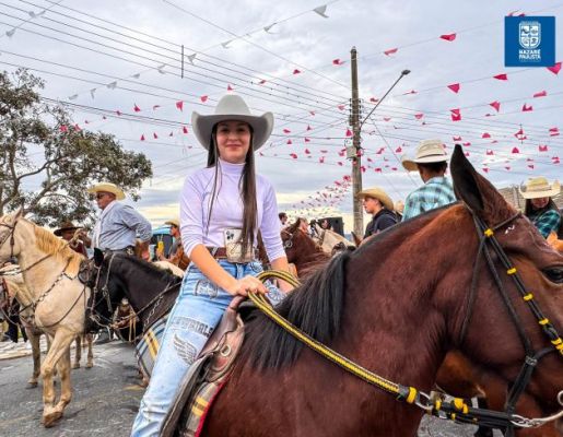 Foto - Chegada da Paçoca emociona Nazaré Paulista com fé, tradição e música no início da Festa do Divino 2025