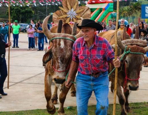 Foto - Chegada da Paçoca emociona Nazaré Paulista com fé, tradição e música no início da Festa do Divino 2025