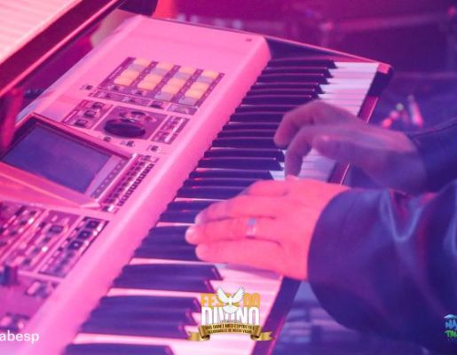 Foto - Show com a dupla Felipe & Thiago - Festa do Divino 2023