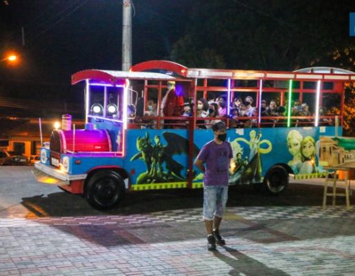 Foto - Tony Viola & Fábio Reis realizam grande apresentação na praça da Igreja matriz